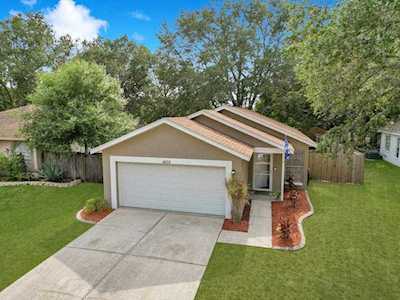 1409 Mohrlake Dr Brandon, FL 33511