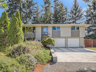 1302 Silver Lake Rd Everett, WA 98208