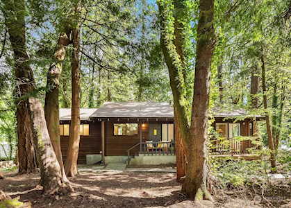12844 Holiday Dr NE Kirkland, WA 98034