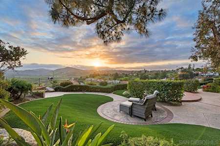 4045 Vortex Place Escondido, CA 92025