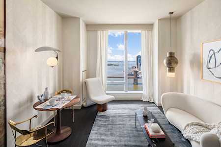 252 South St #49B New York, NY 10002