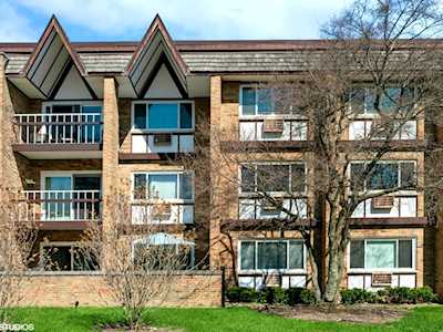 360 Claymoor St #1A Hinsdale, IL 60521