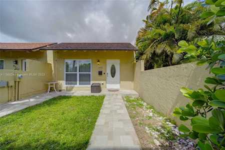 8410 SW 103rd Ave Miami, FL 33173