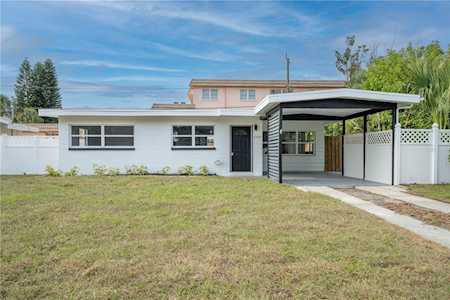 6453 44th Ave N Kenneth City, FL 33709