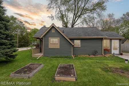 9096 Forest Rd Northfield Twp, MI 48189