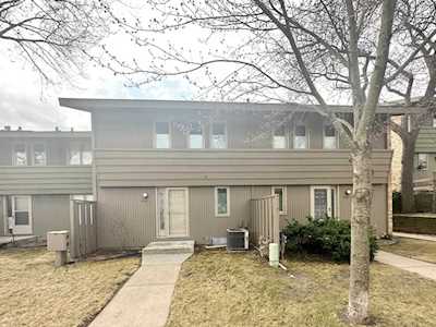 256 Windsor Lane New Brighton, MN 55112