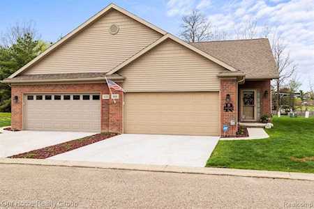 808 Chelsea Ridge #22 Howell, MI 48843