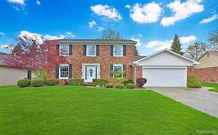 37644 Mallory Dr Livonia, MI 48154