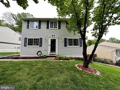 8447 Great Lake Ln Springfield, VA 22153