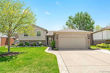 46133 Gainsborough Dr Canton Twp, MI 48187