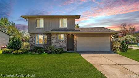 43729 Fleetwood Dr Canton Twp, MI 48187