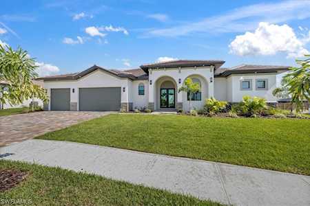 866 Palmetto Pointe Cir Cape Coral, FL 33991