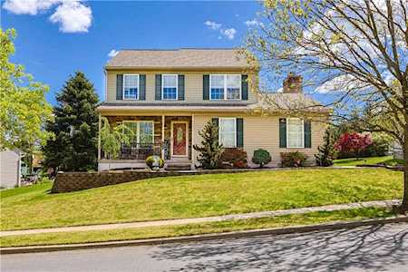 2662 Fieldview Dr Macungie, PA 18062