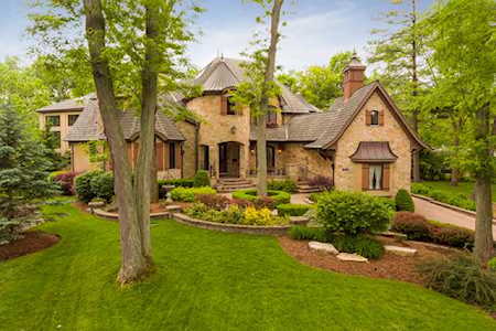 831 Diane Ln Naperville, IL 60540