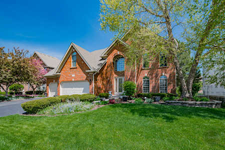 2344 Skylane Dr Naperville, IL 60564