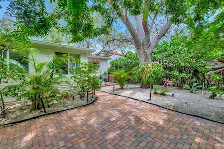 2245 Overbrook St Coconut Grove, FL 33133
