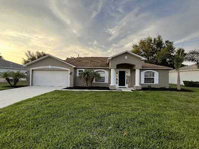 135 Sanderling Dr Winter Haven, FL 33881