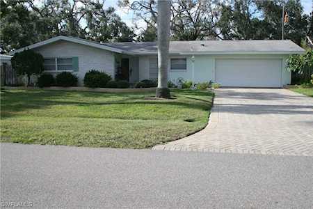 1335 Walden Dr Fort Myers, FL 33901