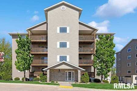 4191 Creek Hill Dr Bettendorf, IA 52722