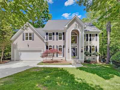 235 Brackenbury Ln Charlotte, NC 28270