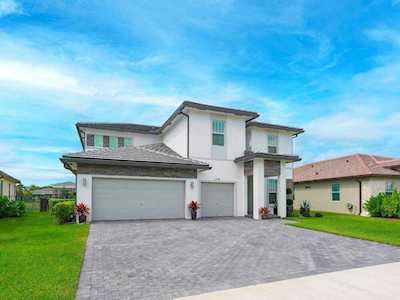 1318 Whitcombe Drive Royal Palm Beach, FL 33411