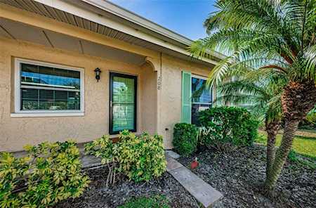 2465 Northside Dr #208 Clearwater, FL 33761