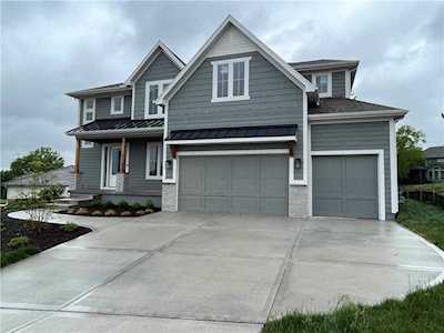 7112 Richards Dr Shawnee, KS 66216