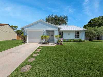128 Greentree Circle Jupiter, FL 33458