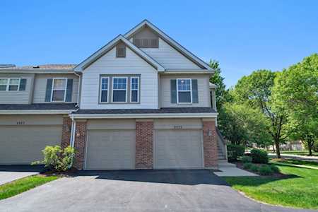 2975 Saganashkee Ln Naperville, IL 60564