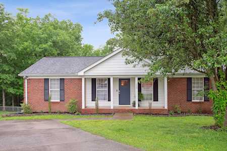 110 Nimitz Cir Ashland City, TN 37015