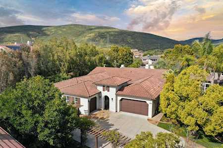 7358 Corte Tomillo Carlsbad, CA 92009
