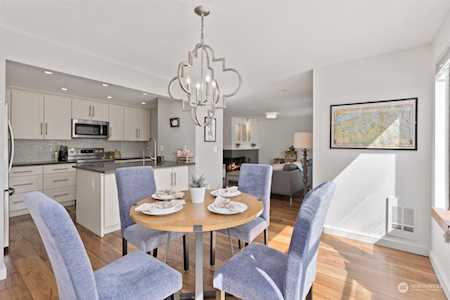 2930 76th Ave SE #A102 Mercer Island, WA 98040