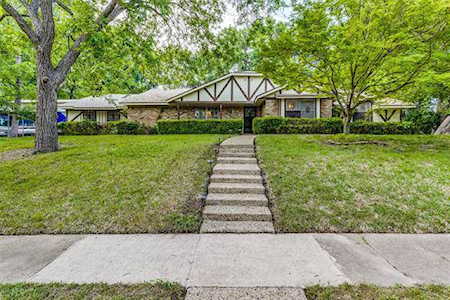 226 Creekwood Drive Lancaster, TX 75146