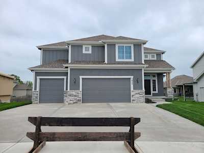 1825 SW Sage Canyon Rd Lee's Summit, MO 64082
