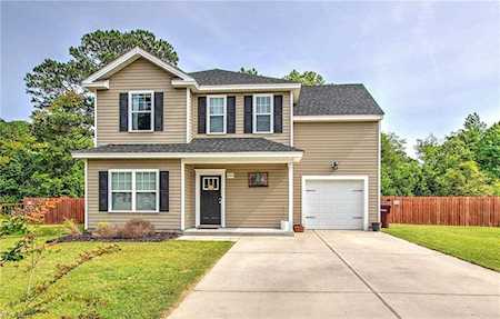 2404 Cross St Chesapeake, VA 23323
