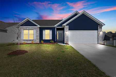 381 Victory Height Dr Wentzville, MO 63385