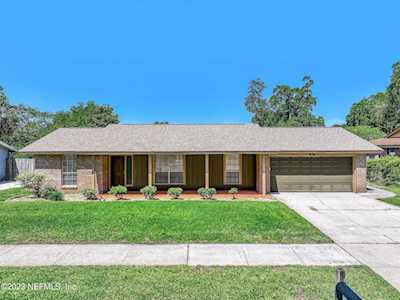 3806 Luth DR E Jacksonville, FL 32250
