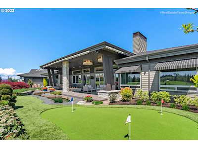 5718 SE Mcinnis ST Hillsboro, OR 97123