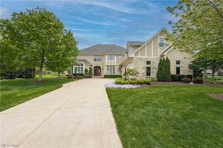 33519 Silver Oak Dr Avon, OH 44011