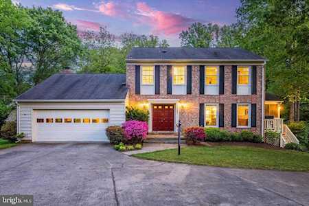 12037 Forbes Glen Dr Herndon, VA 20170