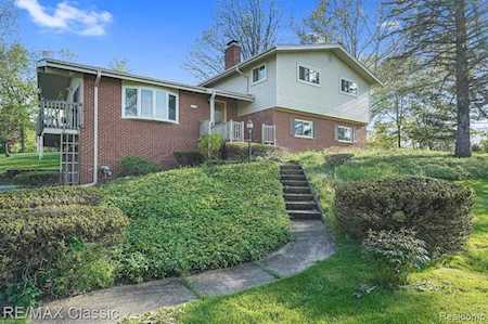 24985 Glen Orchard Dr Farmington Hills, MI 48336