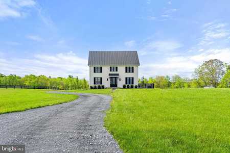 2850 Chattins Run Ln Delaplane, VA 20144
