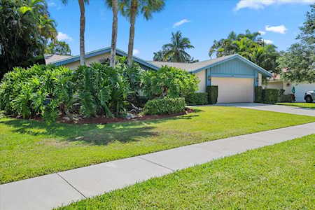 857 Brightwood Way Wellington, FL 33414