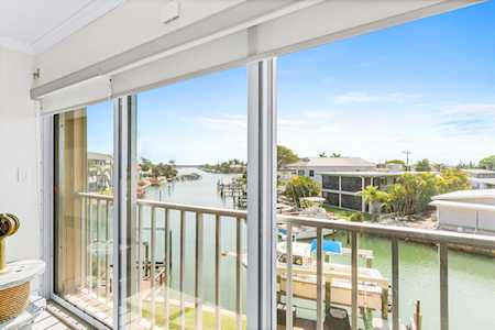 175 116th Ave #202 Treasure Island, FL 33706