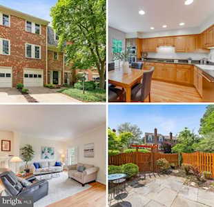 2967 Oakborough Square Oakton, VA 22124
