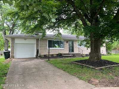 9712 Lyric Ln Louisville, KY 40299