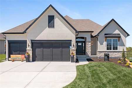 9252 Saddletop St Lenexa, KS 66227