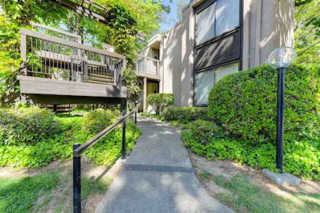 660 Woodside Sierra #4 Sacramento, CA 95825