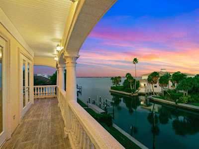 572 Halyard Ln Longboat Key, FL 34228