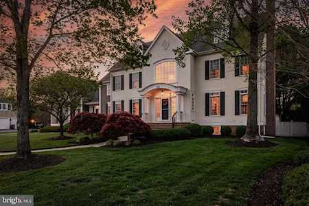 828 Matlack Dr Moorestown, NJ 08057
